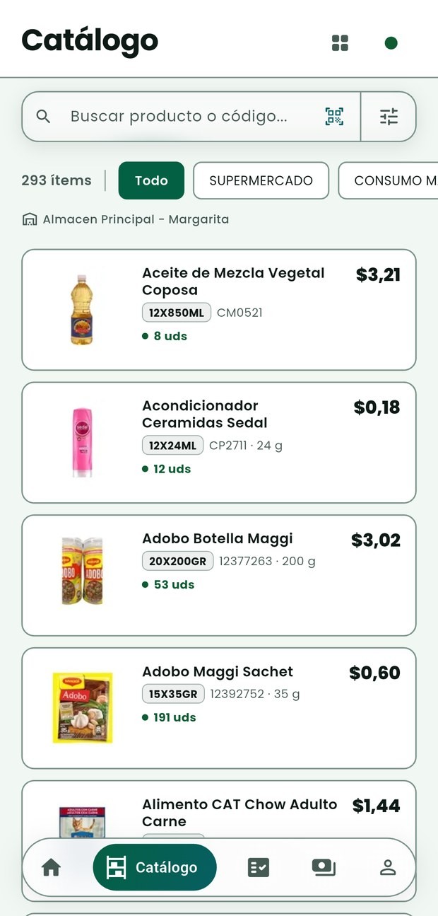 El catálogo de Zentrix Sales: el buscador con escáner y filtros, los chips de departamento, y cada producto con su precio, su código, su peso y cuántas unidades quedan.