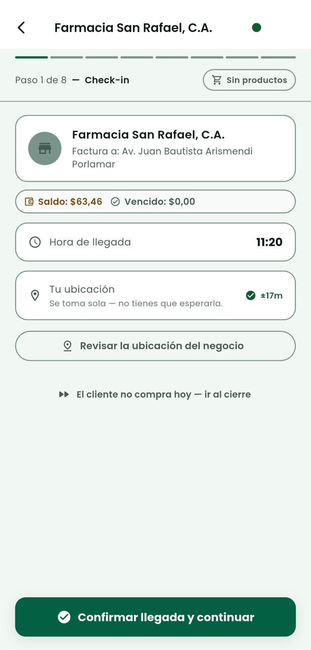 El paso 1 de 8 de una visita en Zentrix Sales, Check-in: el nombre del cliente, su saldo, la hora de llegada, la ubicación y el botón «Confirmar llegada y continuar».